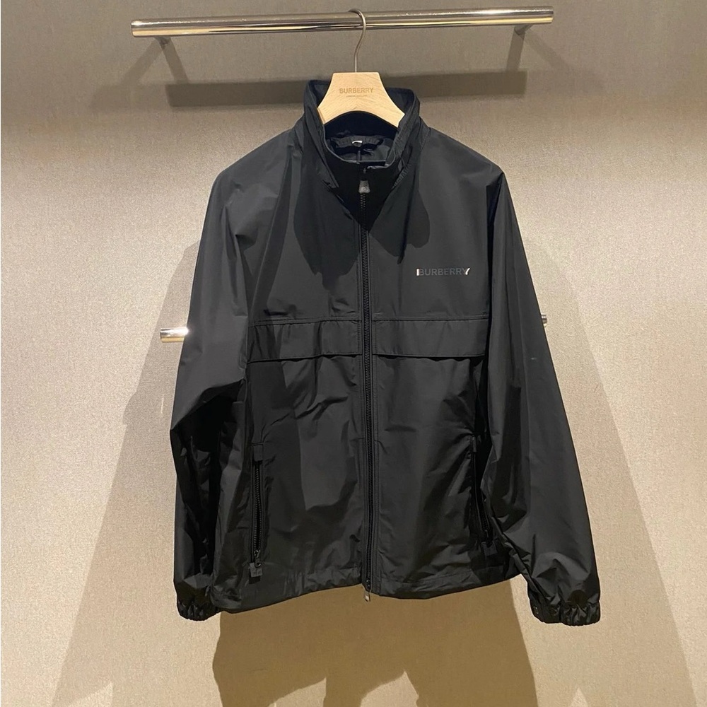 New Burberry Men's Lightweight Windbreaker Jacket in Black